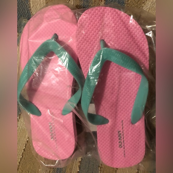 Old Navy Pink Flip Flops Size 4/5 - Picture 1 of 1